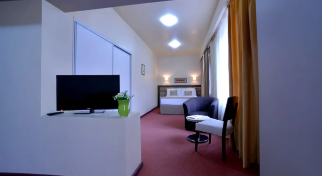 AUA Barsam Suites Yerevan, Забронировать Отель Отели Еревана 4 звезды, рядом с Площадь Республики, 4*