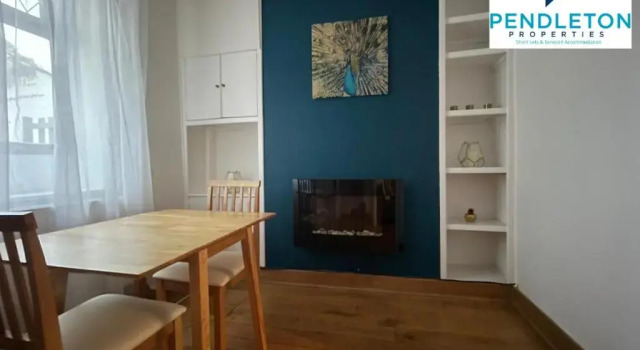 Cosy 2 bed property Contractor and Leisure Stays, Забронировать Отель Отели в центре Клайтеро, в центре