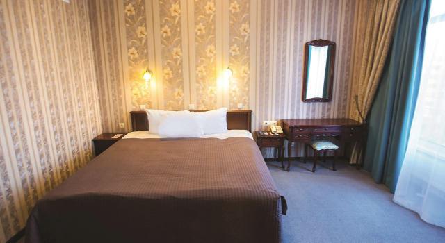 Готель Дніпро Dnipro Hotel, Book Hotel Pecherskyj Kyiv