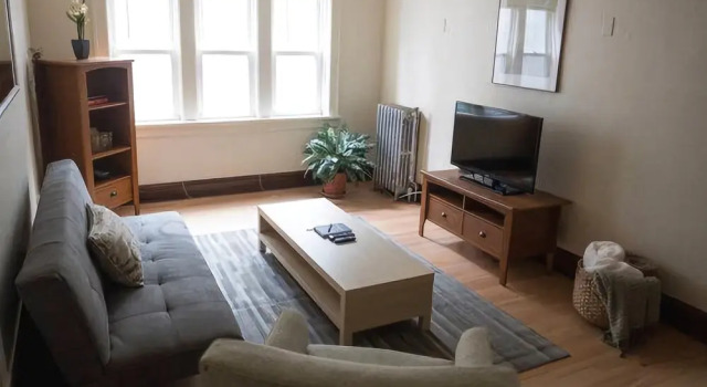 Large Beautiful One Bedroom on Brady St