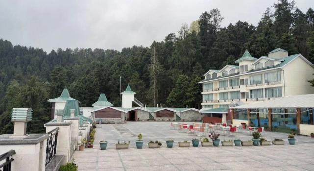 Royal Homestay Shimla by Goroomgo