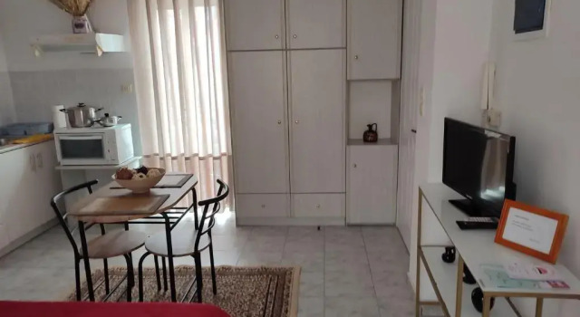 Thanasis' apartments Β1, Book Apartment Mesolongion 