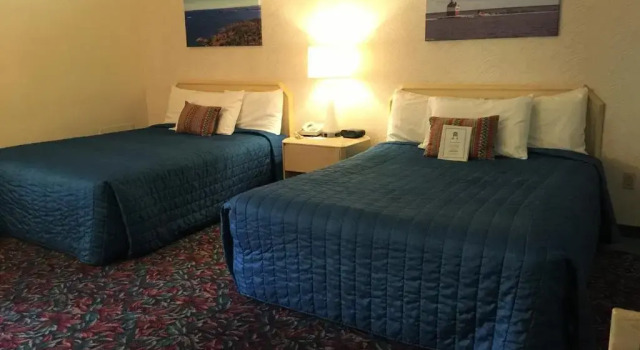 Четырёхместный номер Comfort Cedar Motor Inn