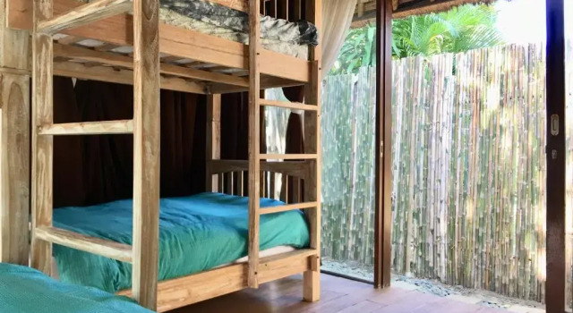 Кровать в общем номере Blind Dog Inn