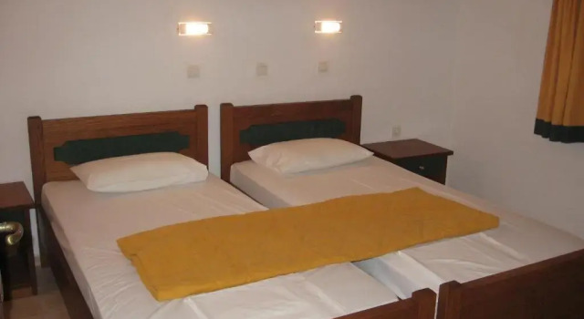 Четырёхместный номер Standard Дуплекс Apollo City Hotel