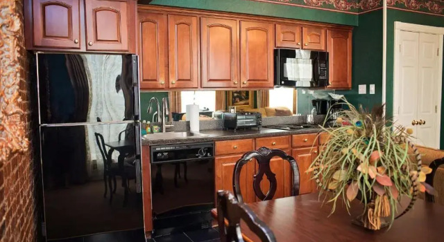 Апартаменты Deluxe Quarter House Suites