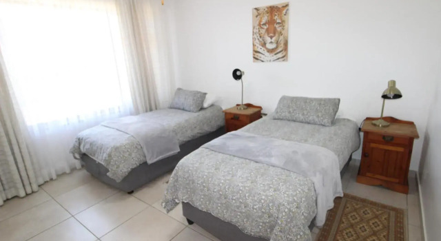 Ridge road 18 Holiday House, Забронировать Дом для отпуска Отели Маргит с бассейном, Бассейн