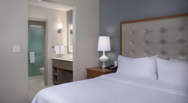 Двухместный люкс Homewood Suites By Hilton Cincinnati Midtown