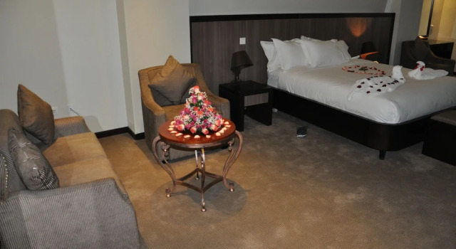 Полулюкс с балконом Elilly International Hotel
