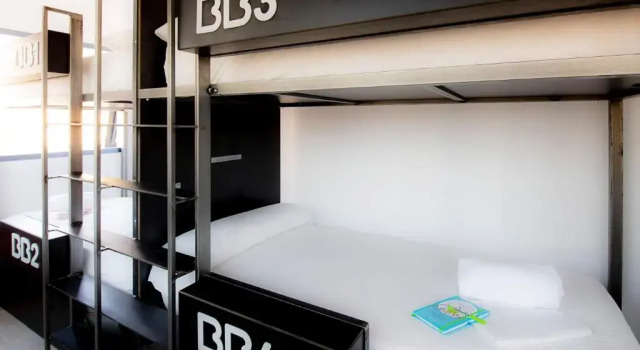 Четырёхместный номер Standard Bea Beach Hostel