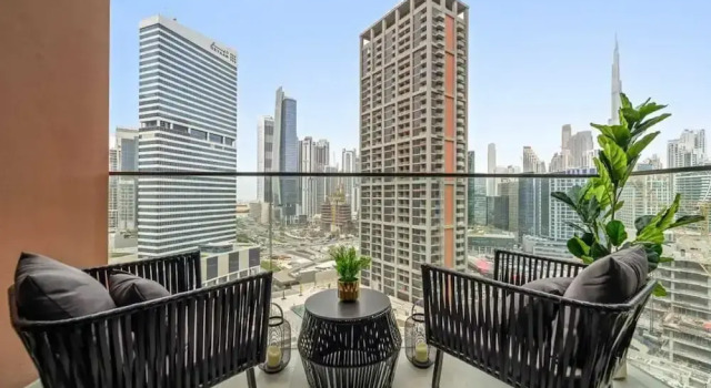 Апартаменты Luxury Living in Peninsula Five With Skyline View and Amazing Pool