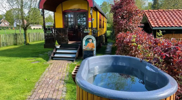 Коттедж c 1 комнатой B&B Maarle