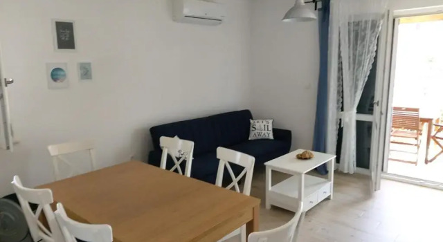 Апартаменты с балконом Laura Apartments