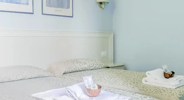 Adriana  Felice, Prenota Hotel Roma Lazio