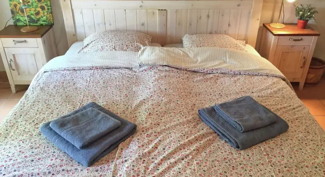 Comfortable Detached Holiday Home With Large Garden of Around 1 ha and Private Pool, Забронировать Дом для отпуска Коттеджи Вилькроз, Коттедж