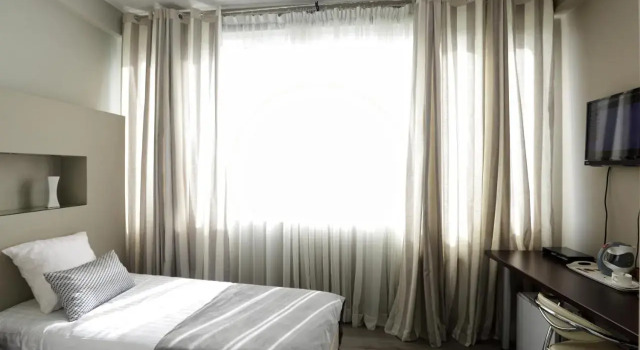 Atlantis, Boek Hotel Antananarivo Analamanga