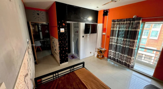Luxo Casal quarto varanda Hostel by zoo family