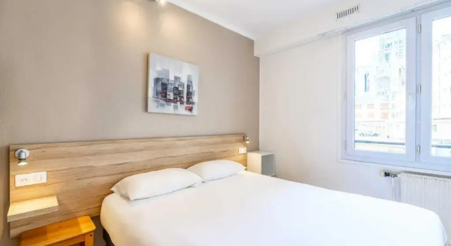 Трёхместный номер Classic Hôtel Rouen Alba
