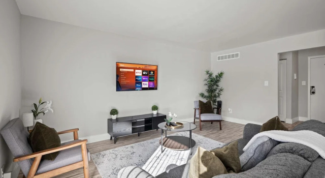 A Unique 2BR 2BA Stay, Забронировать Апартаменты/квартира Рочестер-Хиллс Detroit Metropolitan Area