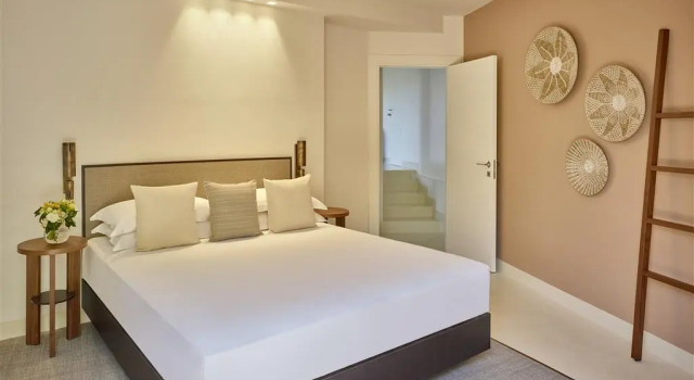 Baia Chia - Chia Laguna Resort, จอง รีสอร์ท Domus de Maria Sardinia South, ใกล้ Su Giudeu Beach