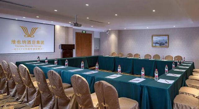 Vienna Hotel Kunming Yunda West Road Xiaodong Village Metro Station