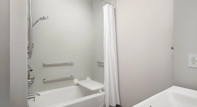 Двухместный люкс c 1 комнатой Element by Marriott Seattle Sea-Tac Airport