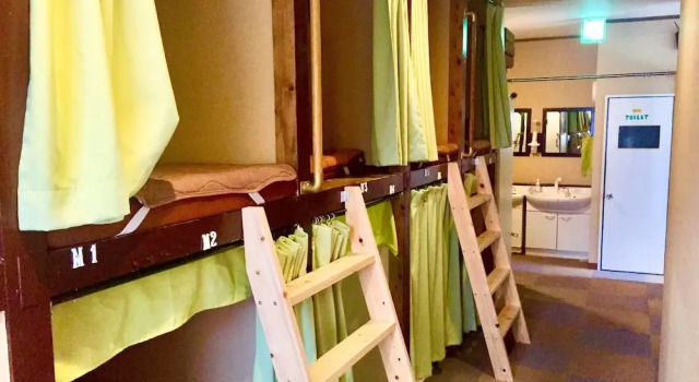 Кровать в общем номере Kobe Sannomiya R2 Hostel