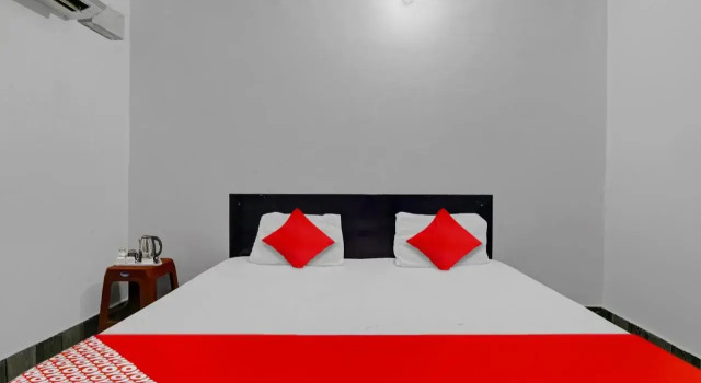 OYO Flagship 80648 Hotel Aastha