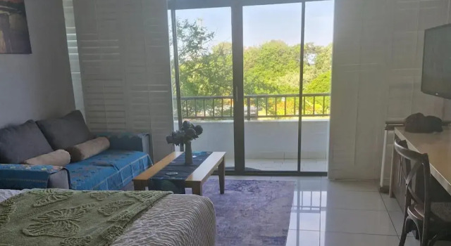 Studio Resort Apartment - Sleeps 2 - Beachside