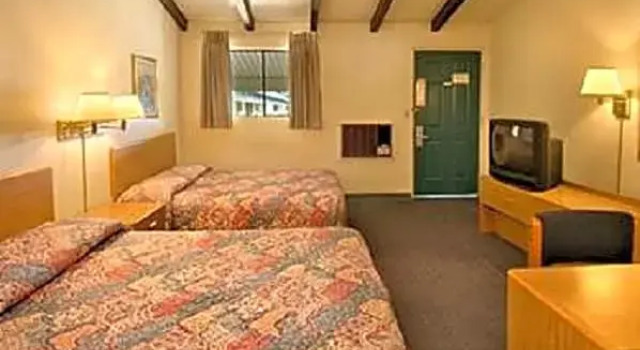 Standard Vierer Zimmer Peoria Inn