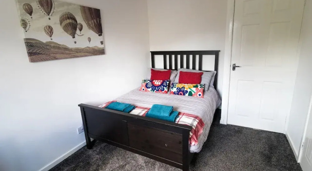 Ideal Home next to Queens Park, Manchester, Забронировать Отель Отели Англии 3 звезды, 3*
