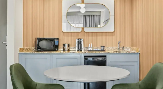 Двухместный номер Standard с красивым видом из окна DoubleTree Suites by Hilton Raleigh-Durham