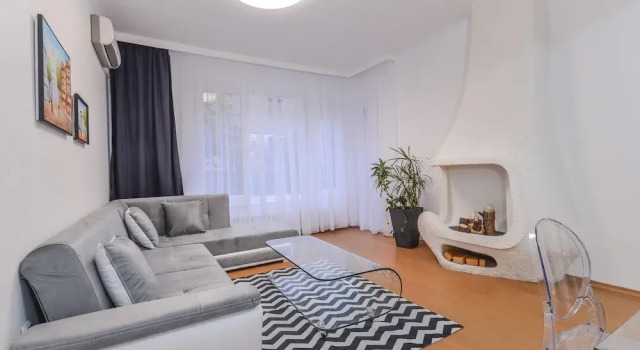 FM Deluxe 2-BDR Apartment - Sweet Home, Varaa Huoneisto Sofia Vitosha, lähellä Lake Ariana