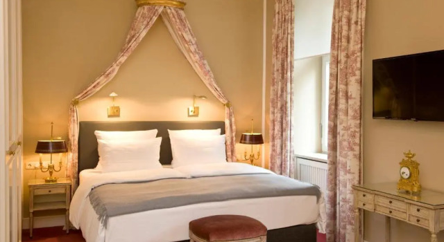 Полулюкс Boutique Hotel Splendid