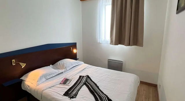 Spacious 1-bedroom Apartment With Balcony
