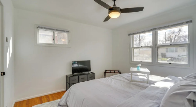 Chic Pueblo Vacation Rental Home Near Fairgrounds!, Buchen Sie Ferienhaus Galaţi 