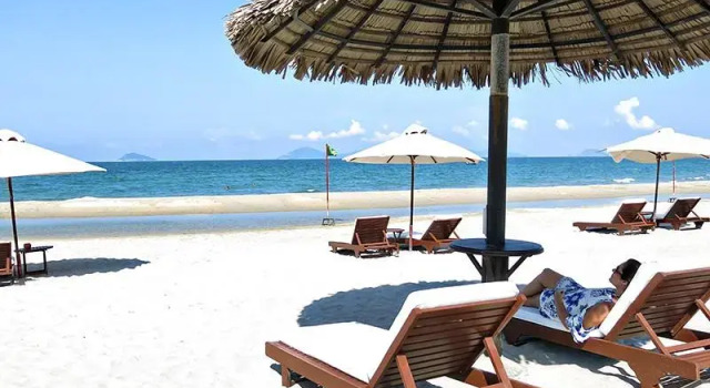 Трёхместный номер Classic с балконом и с красивым видом из окна Sun Paradise Villa Hoi An