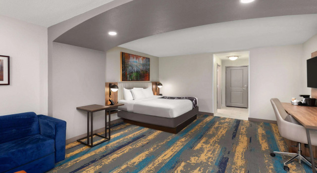 La Quinta Inn & Suites by Wyndham Knoxville Papermill