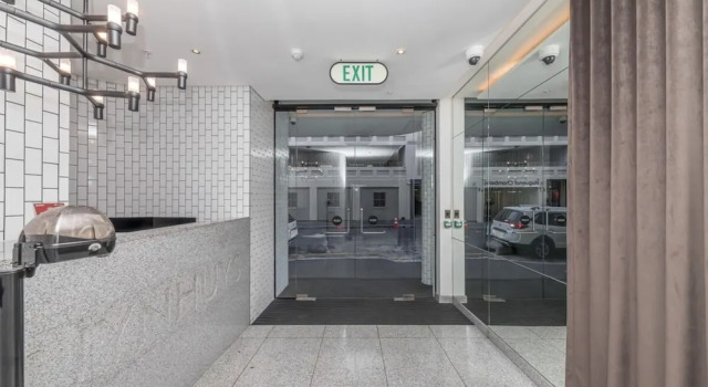 Stylish Minimalist Studio in Central Cape Town, Забронировать Апартаменты/квартира Апартаменты Кейптауна, рядом с MyCiTi Station Gardens, Апартаменты/квартира