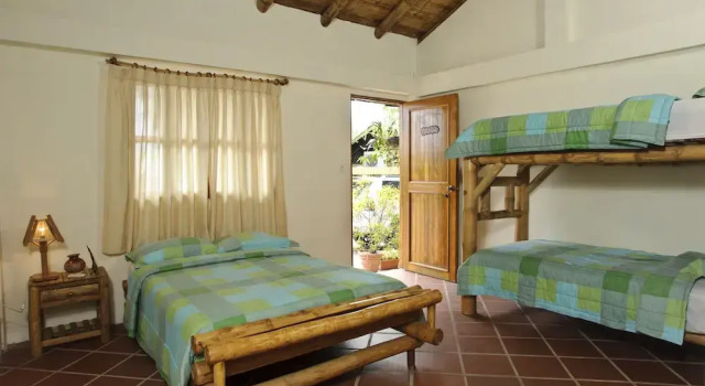 Четырёхместный номер Standard Ocean View Happy Hill