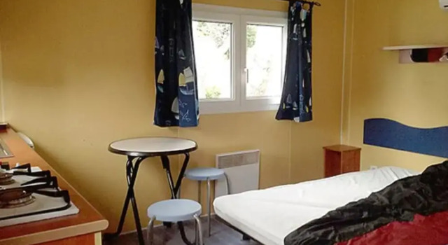 Camping Le Vallon Des Cigales, Забронировать Кемпинг Истр Étang de Berre