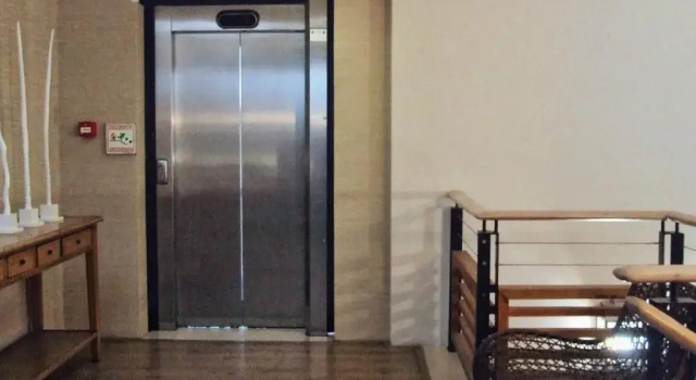 Апартаменты 210 Gallery Luxury Studio Apartment