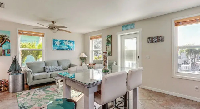 Коттедж South Hutchinson Island Cottage w/ Beach Access!