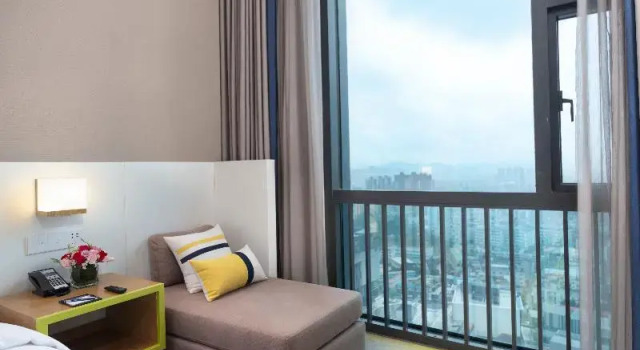 Номер Standard Holiday Inn Express Shenzhen Songgang