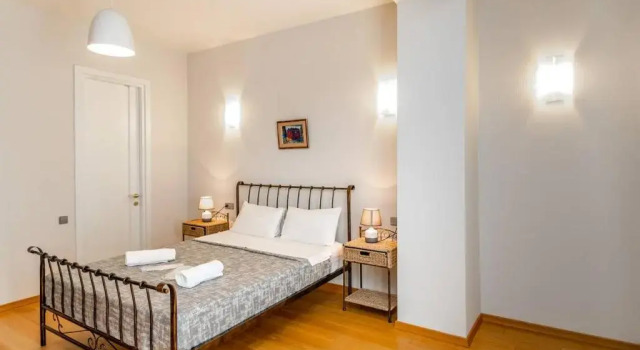 Wehost Spacious place near Rustaveli