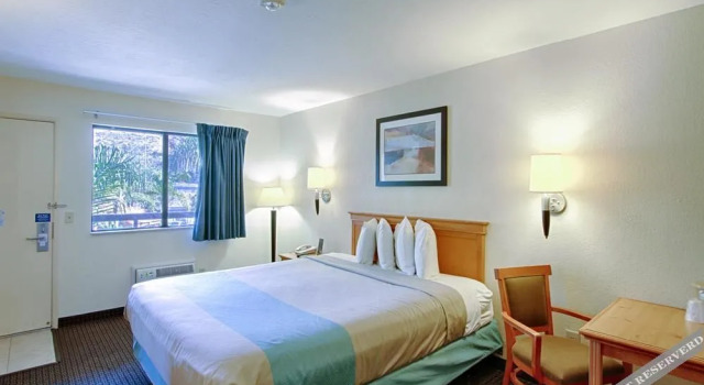 Motel 6 San Diego Mission Valley East