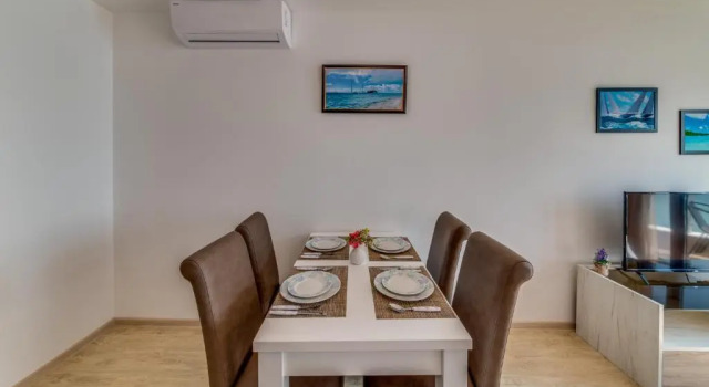 Студия Apartcomplex Golden Bay