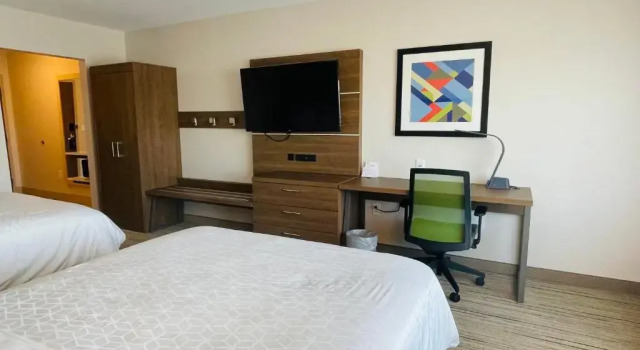 Люкс Holiday Inn Express & Suites - Phoenix - Airport North by IHG