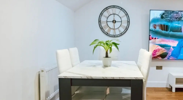 Remarkable, Penthouse - 3-bed Apartment in Purley, Varaa Huoneisto Asunnot kohteessa Merseyside, Huoneisto