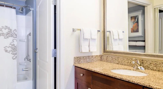 Двухместный люкс c 1 комнатой с видом на реку AC Hotel National Harbor Washington, DC Area